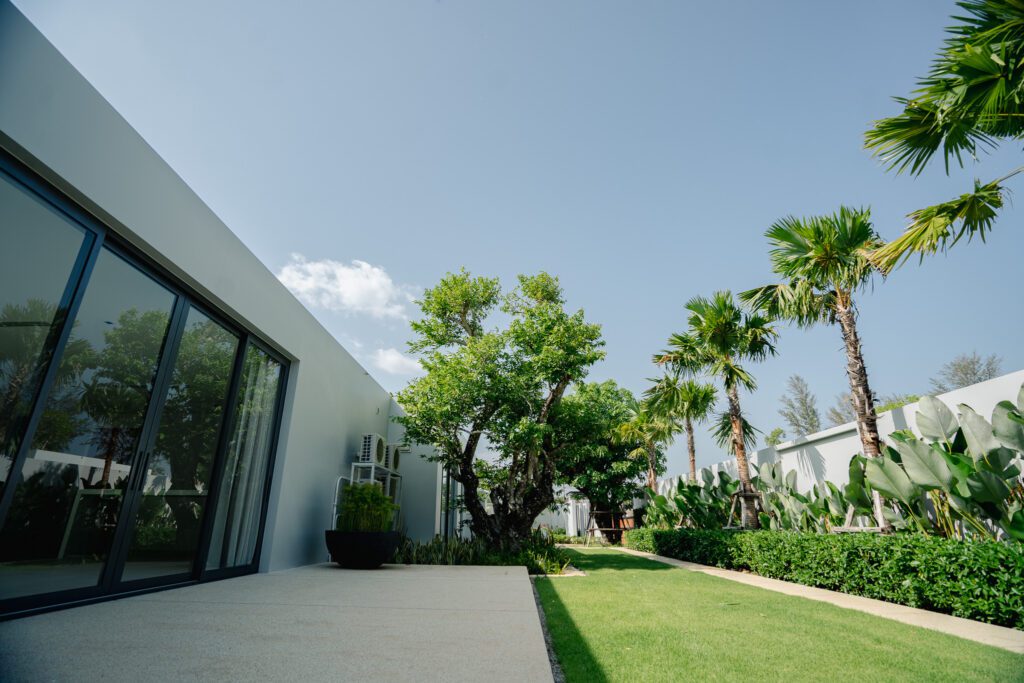 Explore how beauty and functionality work together in landscape architecture. BOTANICA LANDSCAPE designs landscapes that are both visually refined and practical for everyday living.